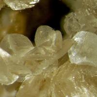 Chabazite-Na Analcime & Synchysite-(Ce) Psm Petersenite-(Ce)