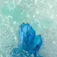 Cuprodongchuanite With Veszelyite