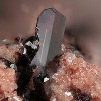 Manganvesuvianite