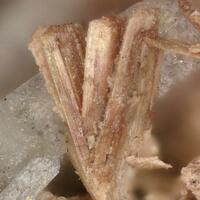 Fluorcalcioroméite Psm Stibnite