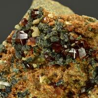 Garnet Var Grossular Diopside & Clinochlore