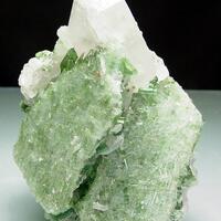 Elbaite Psm Kunzite With Quartz