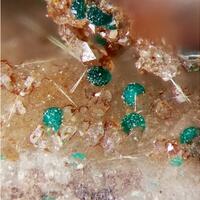 Cornwallite & Agardite-(Ce)