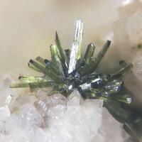 Olivenite & Agardite-(Ce)
