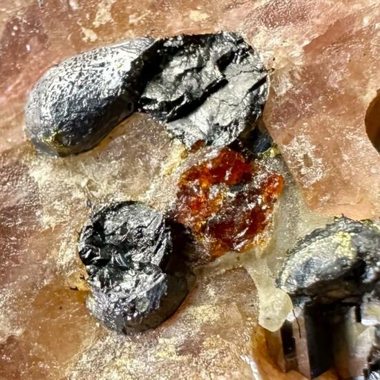 Bustamite & Sphalerite