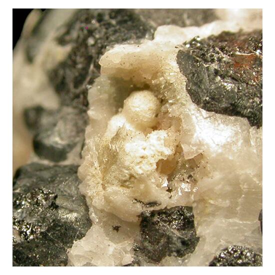 Chlorophoenicite Franklinite & Calcite