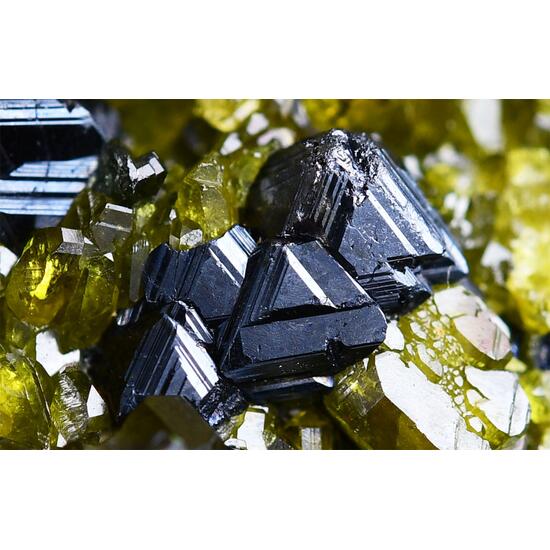 Magnetite With Epidote