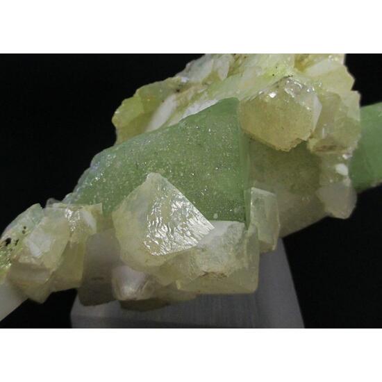 Datolite & Fluorapophyllite-(K)