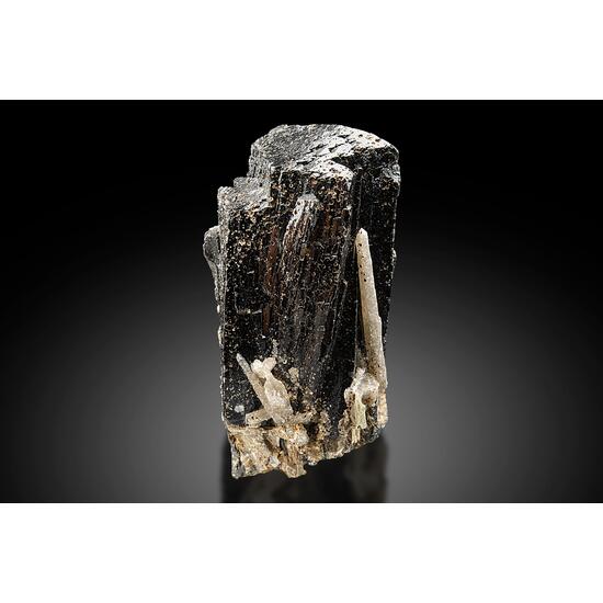 Ilvaite With Quartz Var Prase