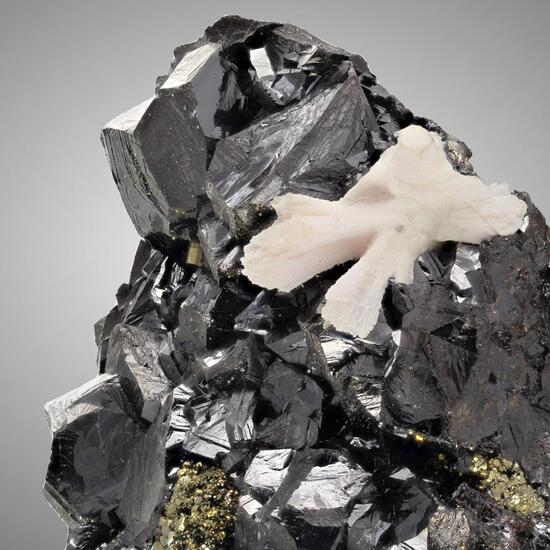 Kutnohorite With Sphalerite & Bournonite