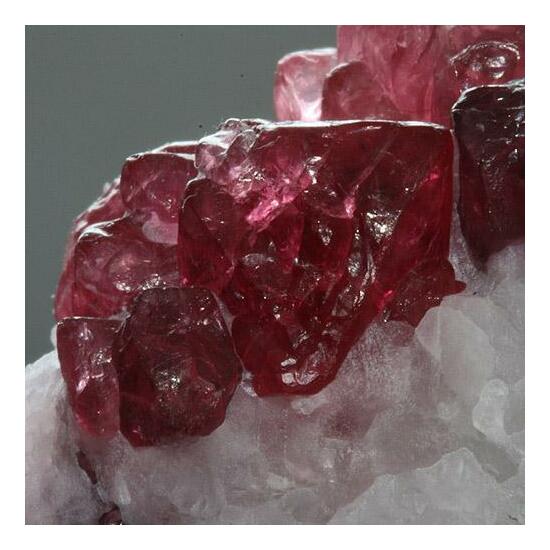 Spinel On Calcite