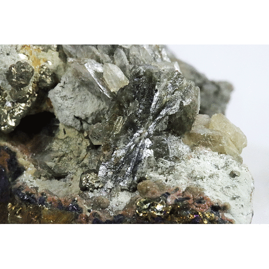 Baryte On Chalcopyrite With Pyrite