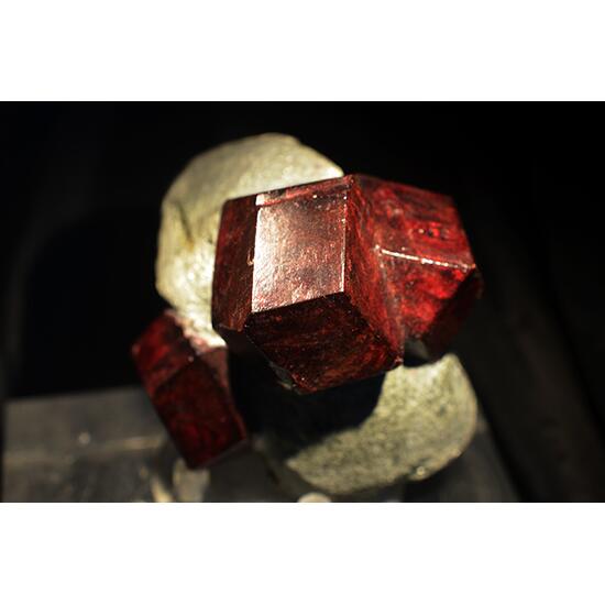 Garnet Var Almandine