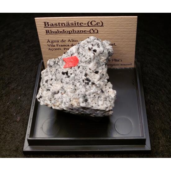 Bastnäsite-(Ce) Rhabdophane-(Y) & Astrophyllite