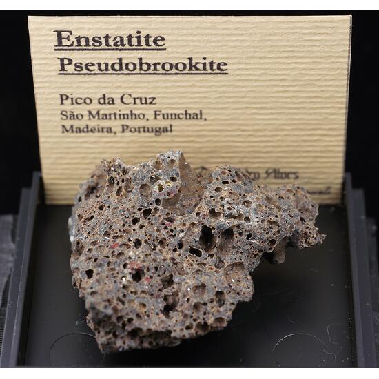 Enstatite & Pseudobrookite