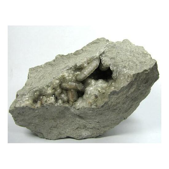 Thomsonite-Ca & Calcite