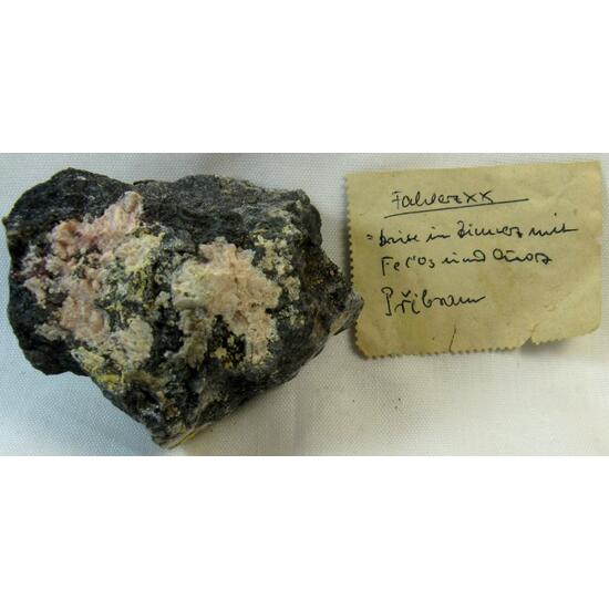Magnetite Actinolite & Feldspar