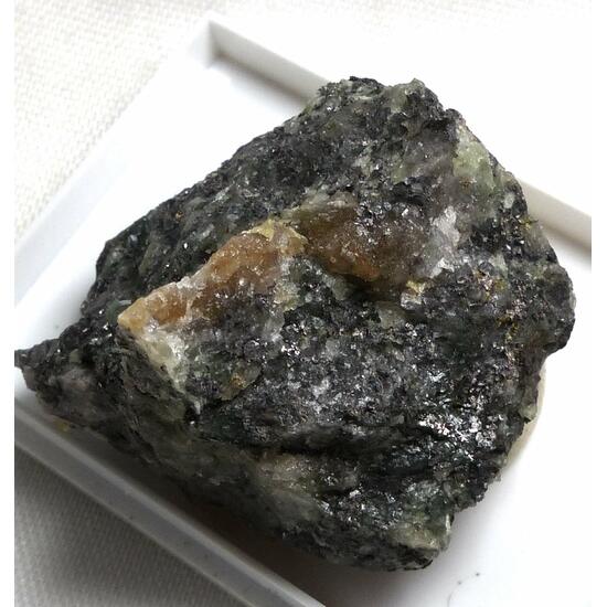 Agardite-(La)