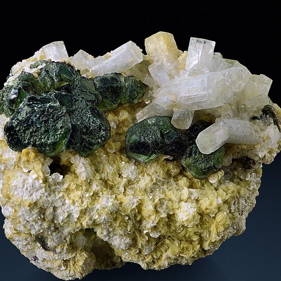 Beryl Var Goshenite With Fluorite