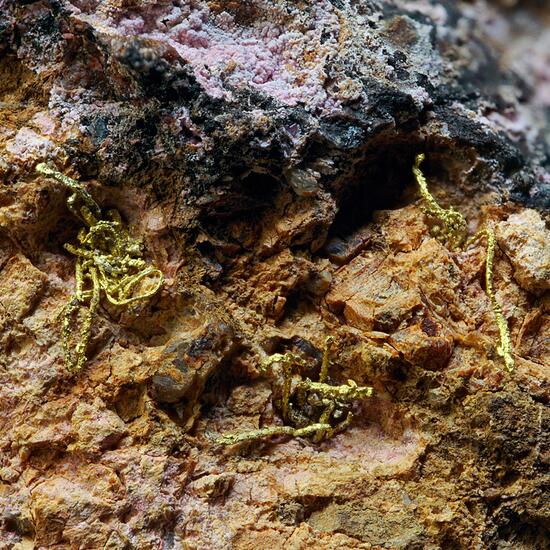 Gold With Erythrite