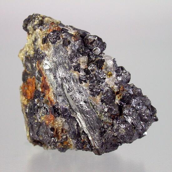 Bismuthinite & Magnetite