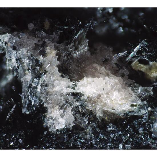 Nacareniobsite-(Ce)