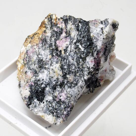 Karnasurtite-(Ce)