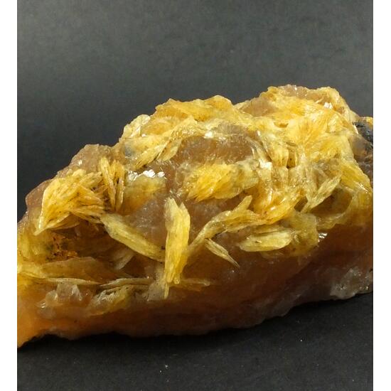 Baryte On Manganoan Calcite