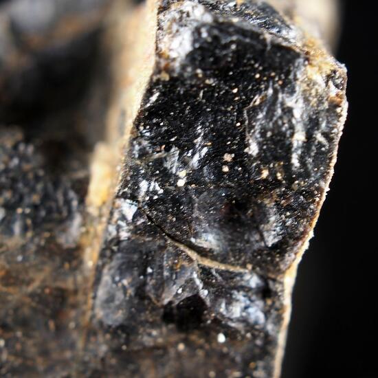Allanite-(Nd)