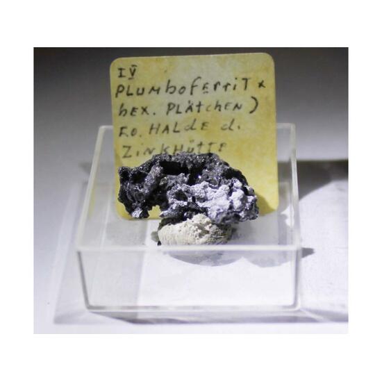 Plumboferrite