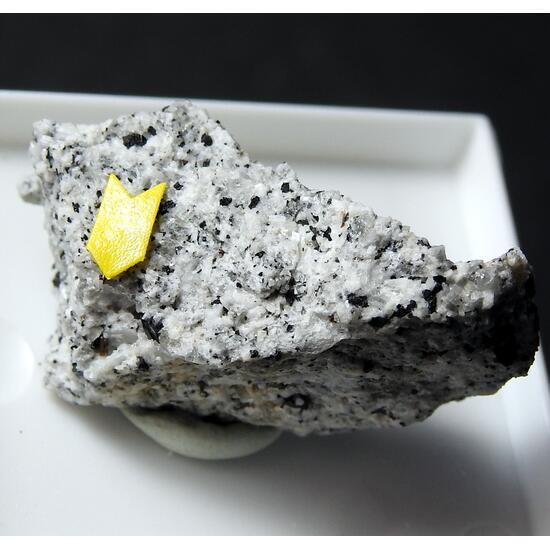 Fogoite-(Y) & Astrophyllite