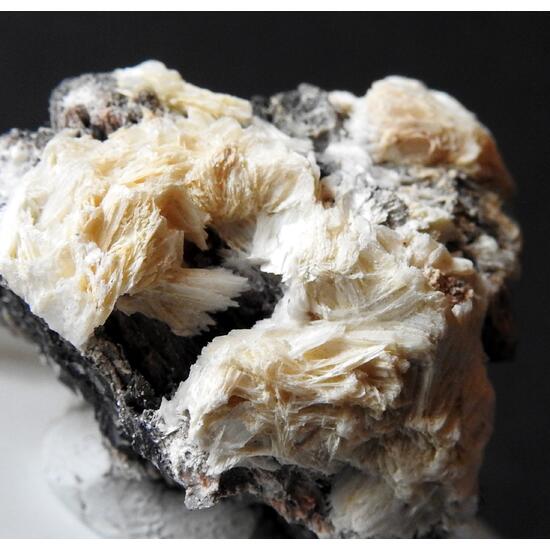 Alum-(K): Mineral information, data and localities.