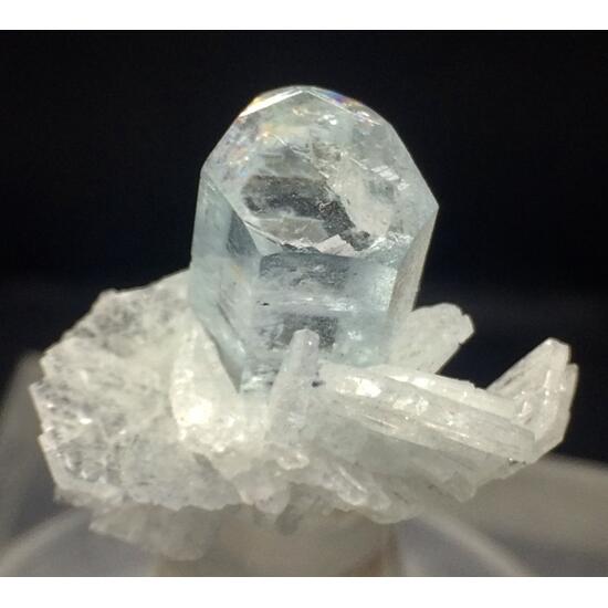 Aquamarine With Cleavelandite