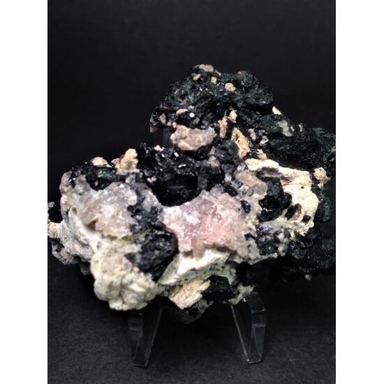 Uvite On Quartz