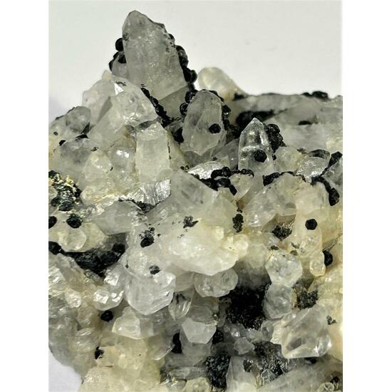 Quartz With Clinochlore