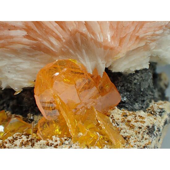 Baryte & Wulfenite