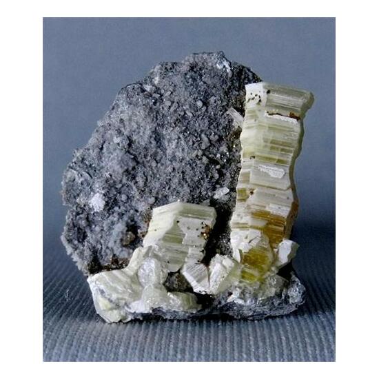 Weloganite