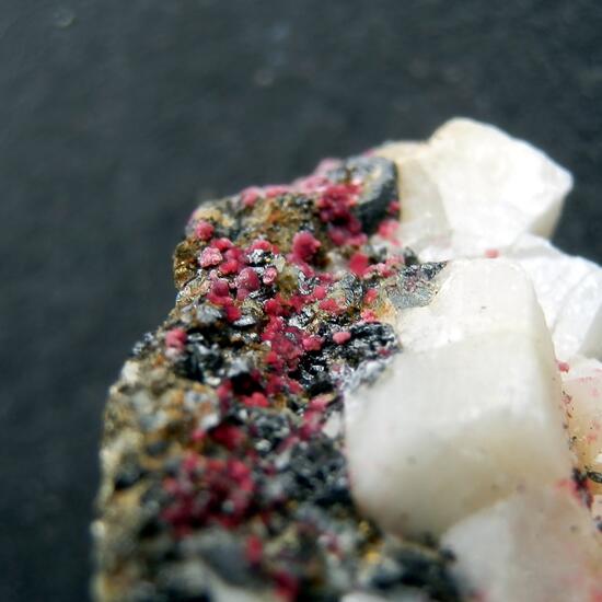 Erythrite