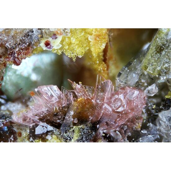 Erythrite Metanováčekite & Gersdorffite