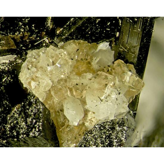 Thomasclarkite-(Y) Adamsite-(Y) & Aegirine