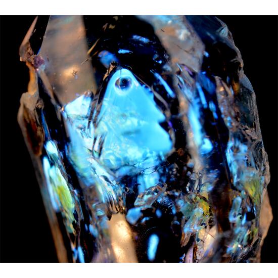 Quartz With Hydrocarbon Inclusions