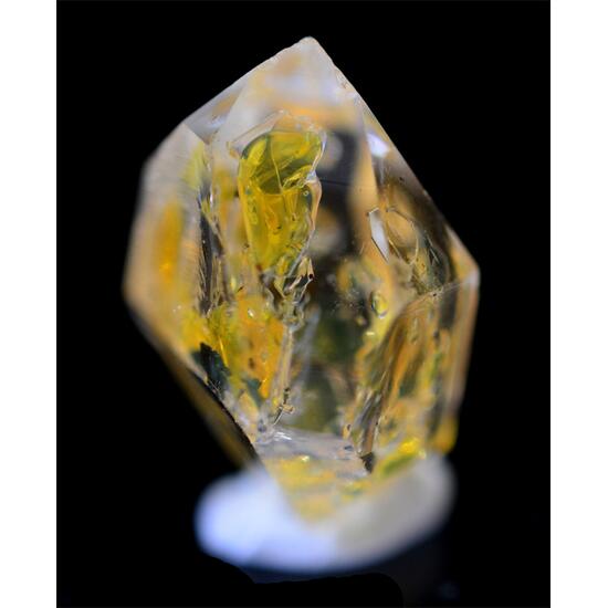 Quartz With Hydrocarbon Inclusions