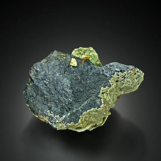 Chalcopyrite With Ferberite & Siderite