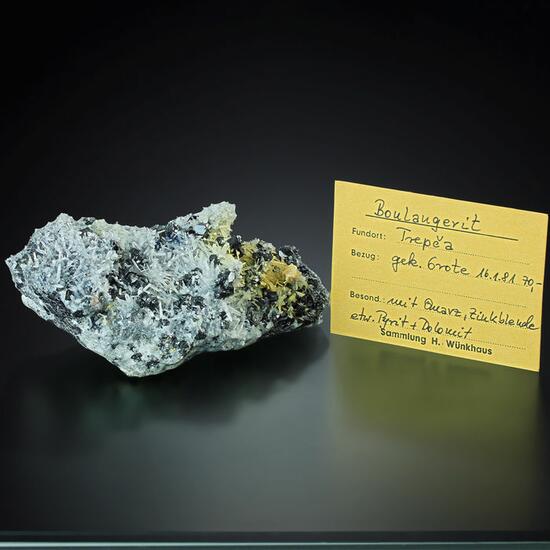 Boulangerite & Quartz Sphalerite Pyrite Dolomite