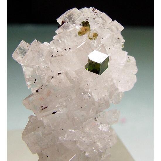 Uvite On Magnesite