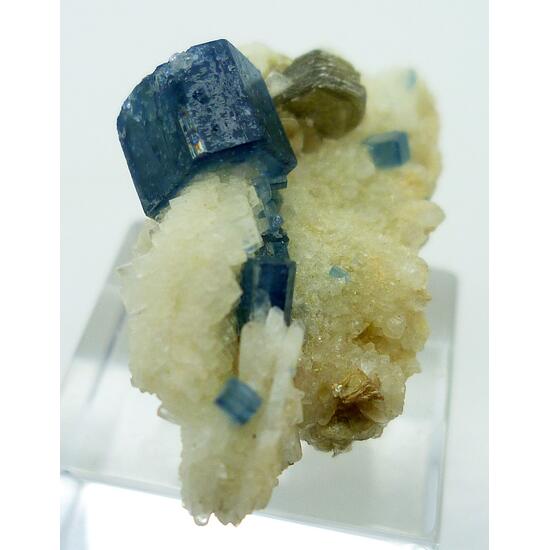 Fluorapatite On Albite With Muscovite